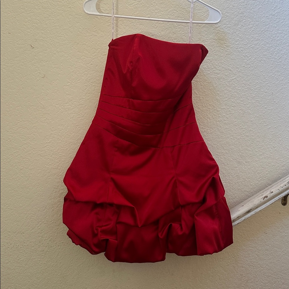 Jessica McClintock Strapless Scarlet Dress